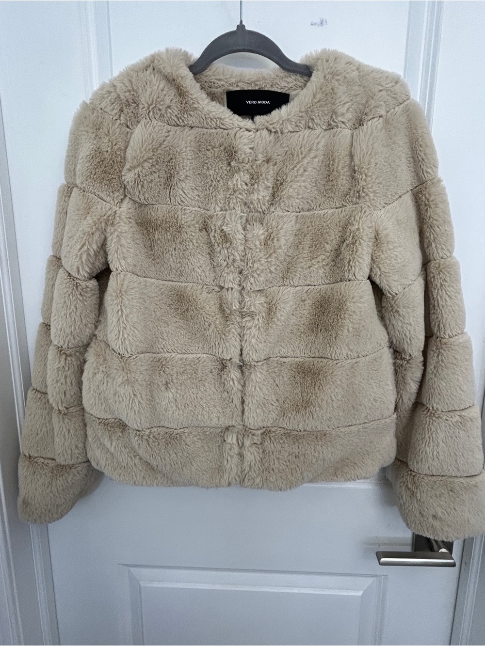 Vero Moda Plush Teddy Jacket in Beige size S